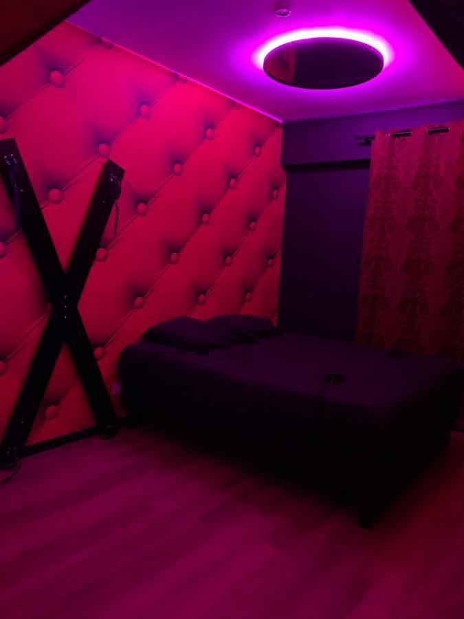 Love Room Avec Jacuzzi Prive Bonnetable Exterior photo